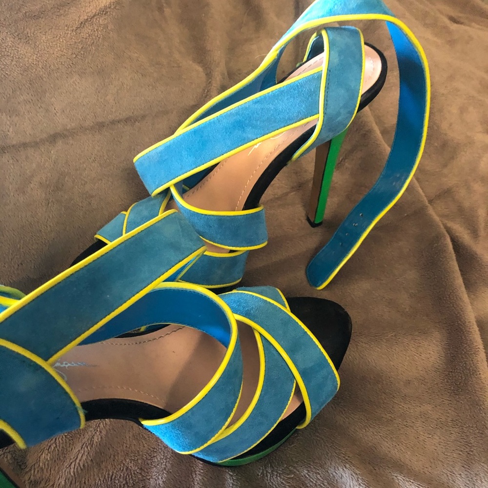Shoes - Picture 2 of 2